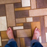 Jak položit linoleum: technologie správného pokládání linolea na dřevěné a betonové podlahy